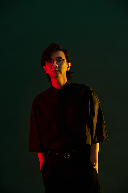 金牌唱作人林隆璇曝光写真诠释艺术与音乐的完美结合