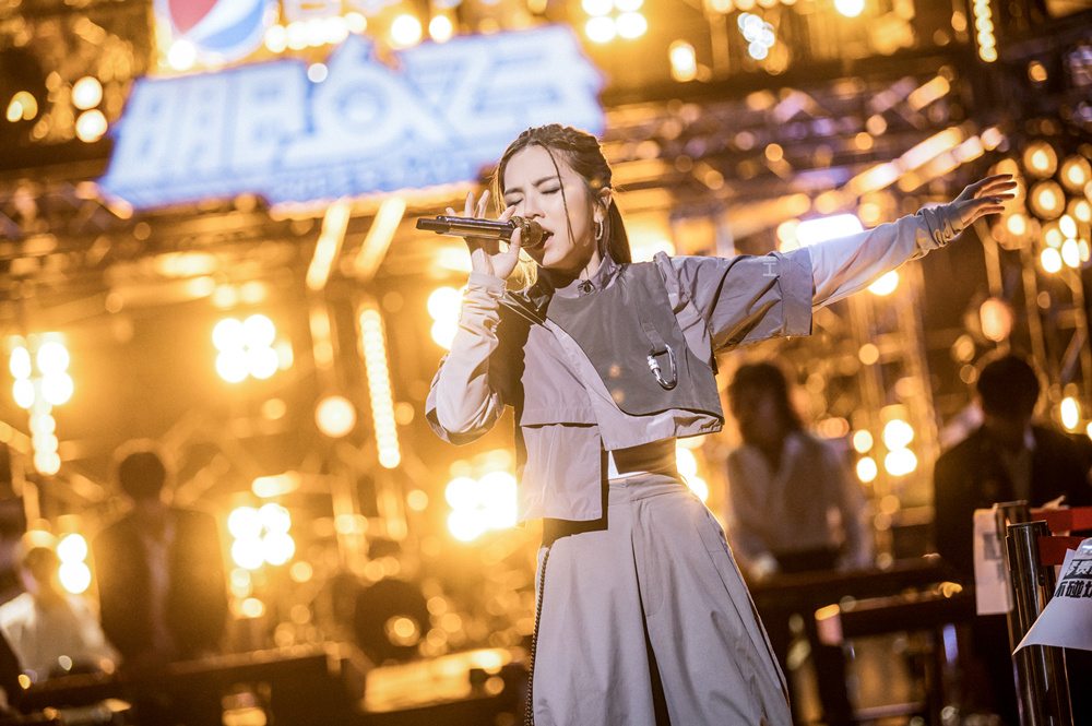 邓紫棋明日之子再现神级live十七秒超长高音燃炸全场