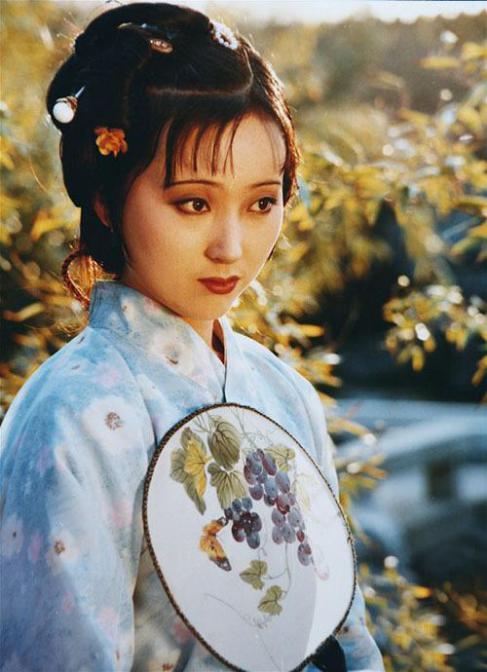 红楼梦多版本87版陈晓旭是经典林青霞还反串演过贾宝玉