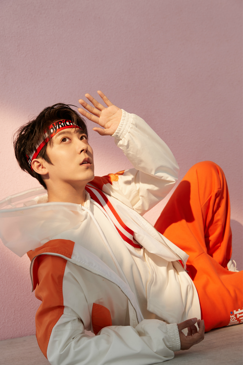 孔舒航潮系写真曝光酷劲与阳光也很搭