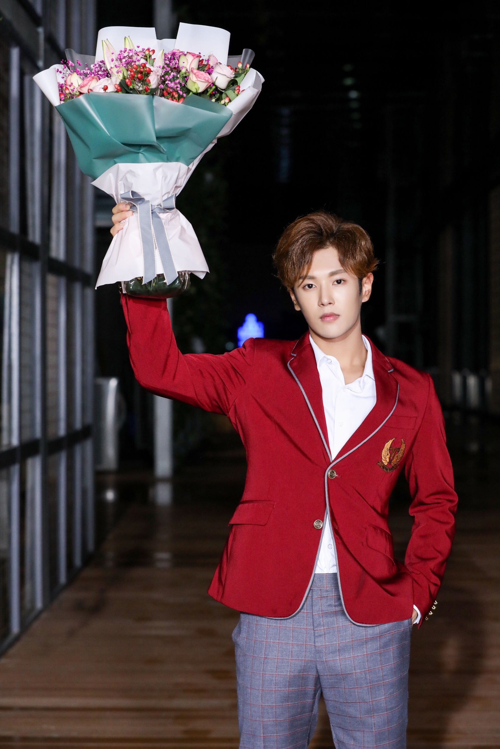 李汶翰《追球》杀青 剧组氛围温馨备受期待