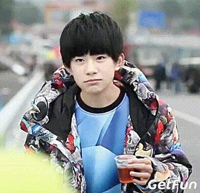 易烊千玺扮女装软萌可爱玺子哥高冷的人设保不住了