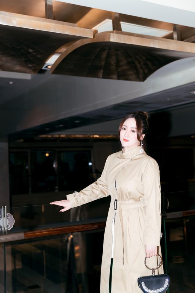 普适穿搭女神马程程,新造型传递另类时尚观