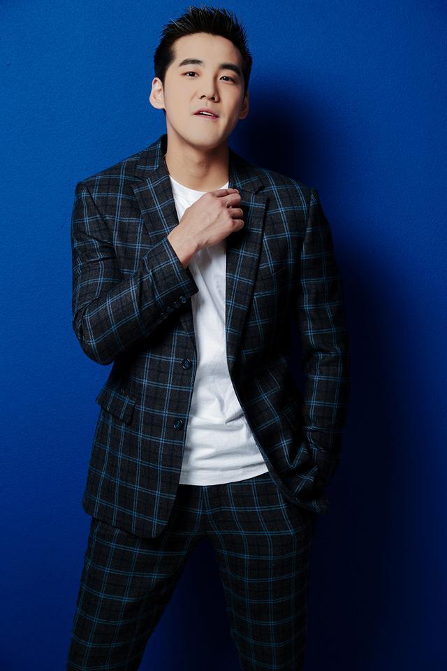 刘显达写真曝光雅痞少年小狼狗上线