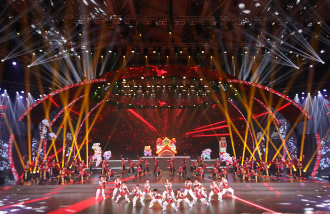 2020广东卫视春节晚会录制粤式迎新年宴风味十足