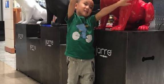 她是央视主持人，曾被传与韩红结婚，今神秘丈夫曝光！