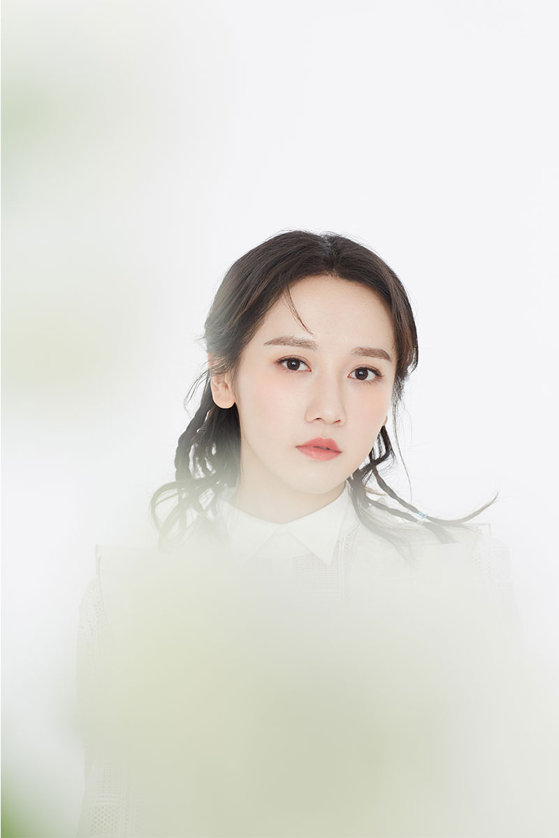 李墨之最新写真仙气十足破冰行动热播备受关注