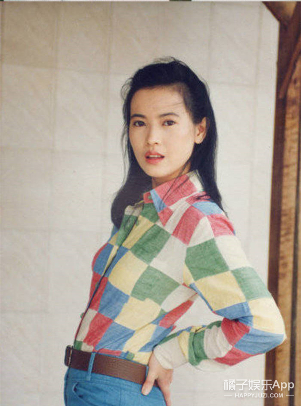 因为钟保罗嗜赌,多次签下巨额赌债,蓝洁瑛也曾为他偿还过赌债.