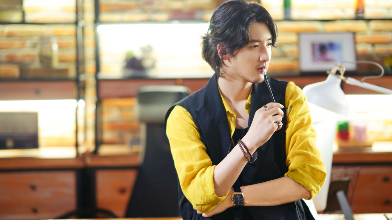 陈鹏万里当她恋爱时开播艺术家损友在线毒舌