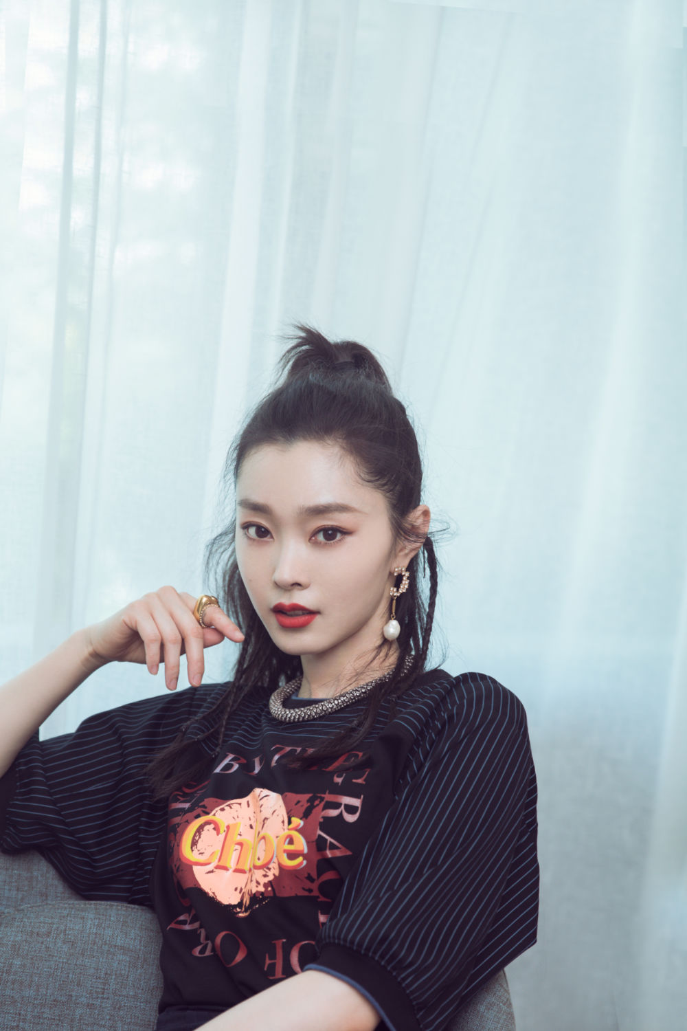 宋轶奔跑吧走秀造型亮眼东北乡村猫女气场全开