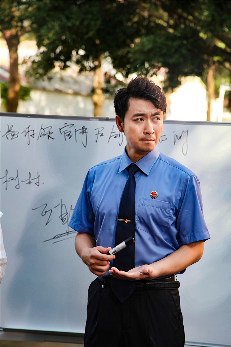 《老树》黄俊鹏倾情演绎检察官 向人民公仆致敬