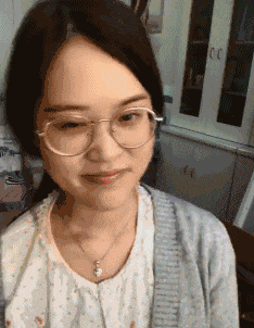 搞笑GIF图:听到荤段子后,软妹子和女汉子的区别! - 360娱乐,你开心就好