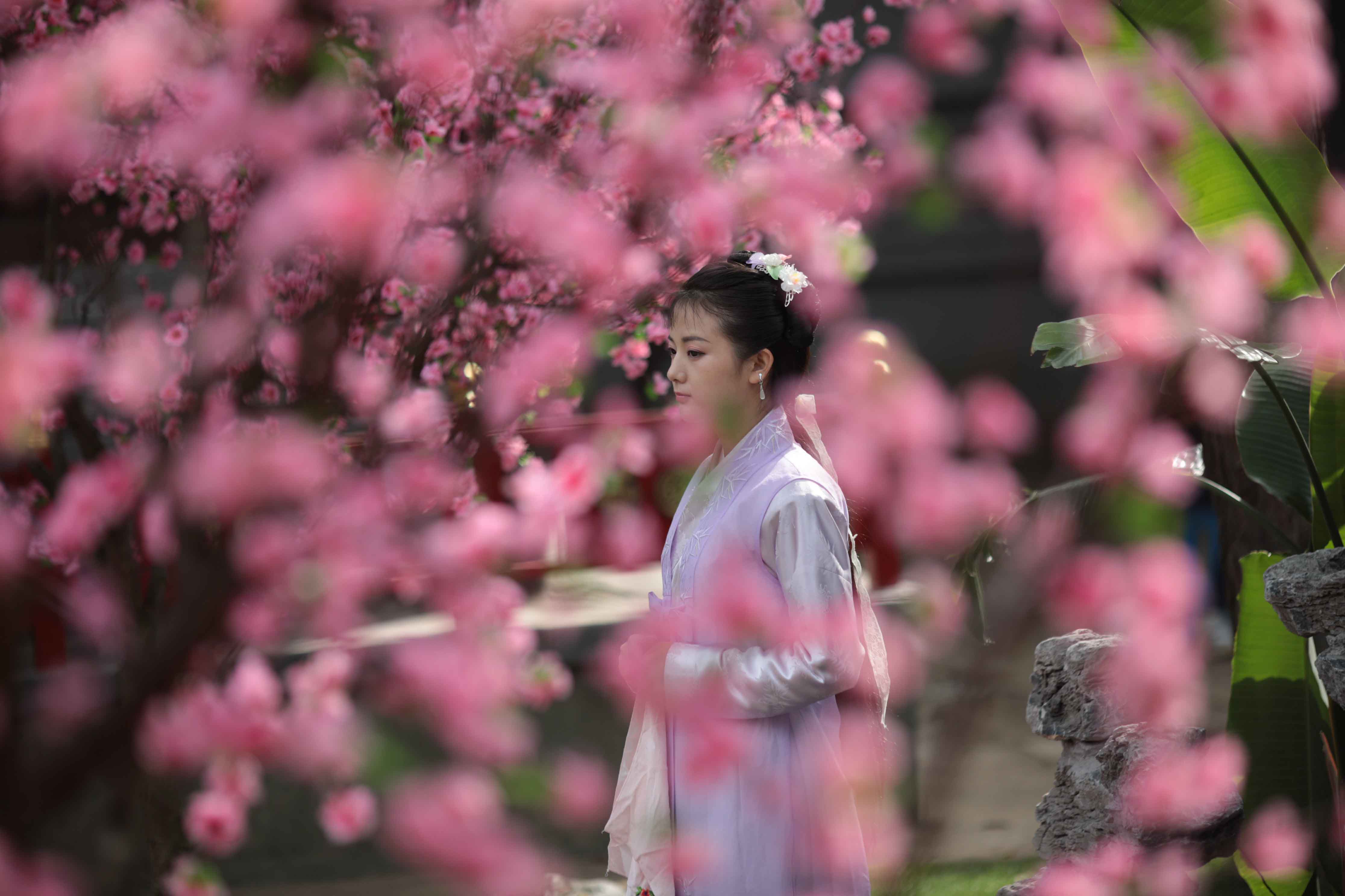 四大才子今日开播马倩倩演绎秋香引观众期待