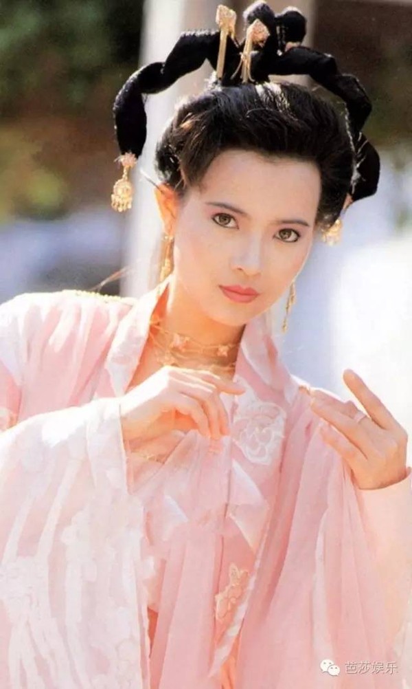 蓝洁瑛从美艳蜘蛛精,到白发疯婆子,过山车似的人生就是不能放弃自己!
