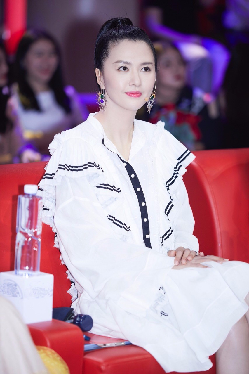 谭维维跨界歌王学海草舞专业点评坚持音乐态度