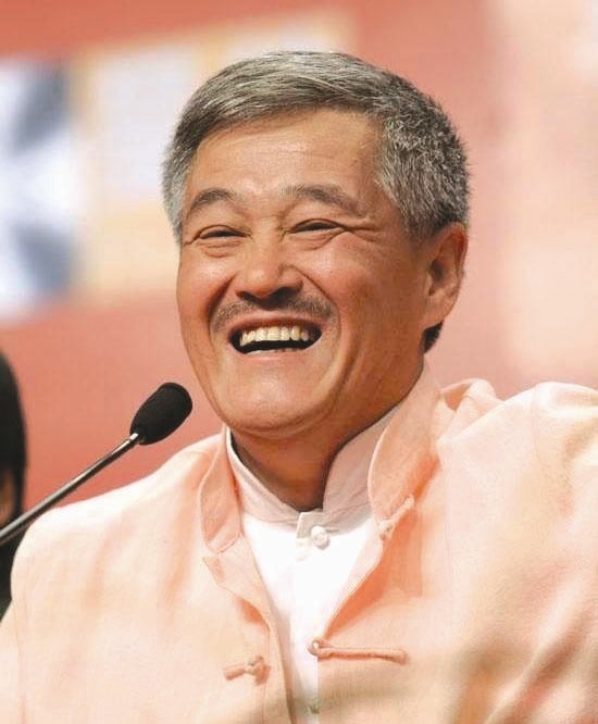 62岁赵本山再现身舞台,伤心流泪称对不起观众,自己暂时不会退休