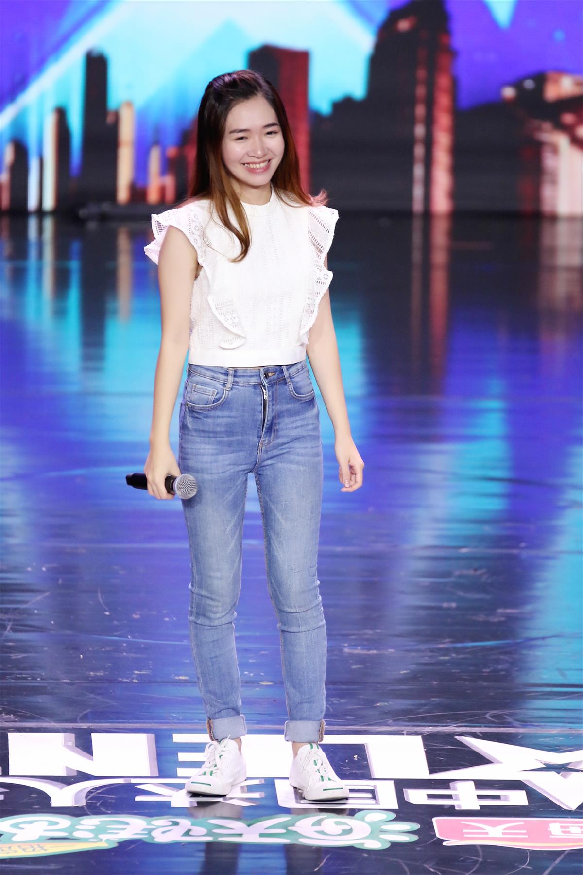 中国达人秀》19岁印尼华裔女孩民歌寻根，淮秀帮创意配音折服沈腾