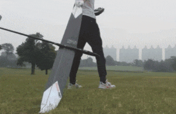 搞笑gif：我依稀记得有一招从天而降的掌法 - 360娱乐，你开心就好