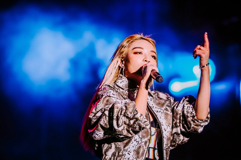 vava现身音乐节气场全开土味情话撩不停