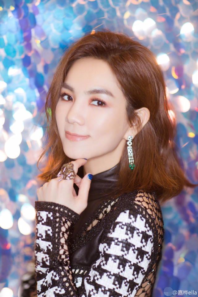 ella发长文谈参加维密秀感受老公抄老婆长文秀恩爱