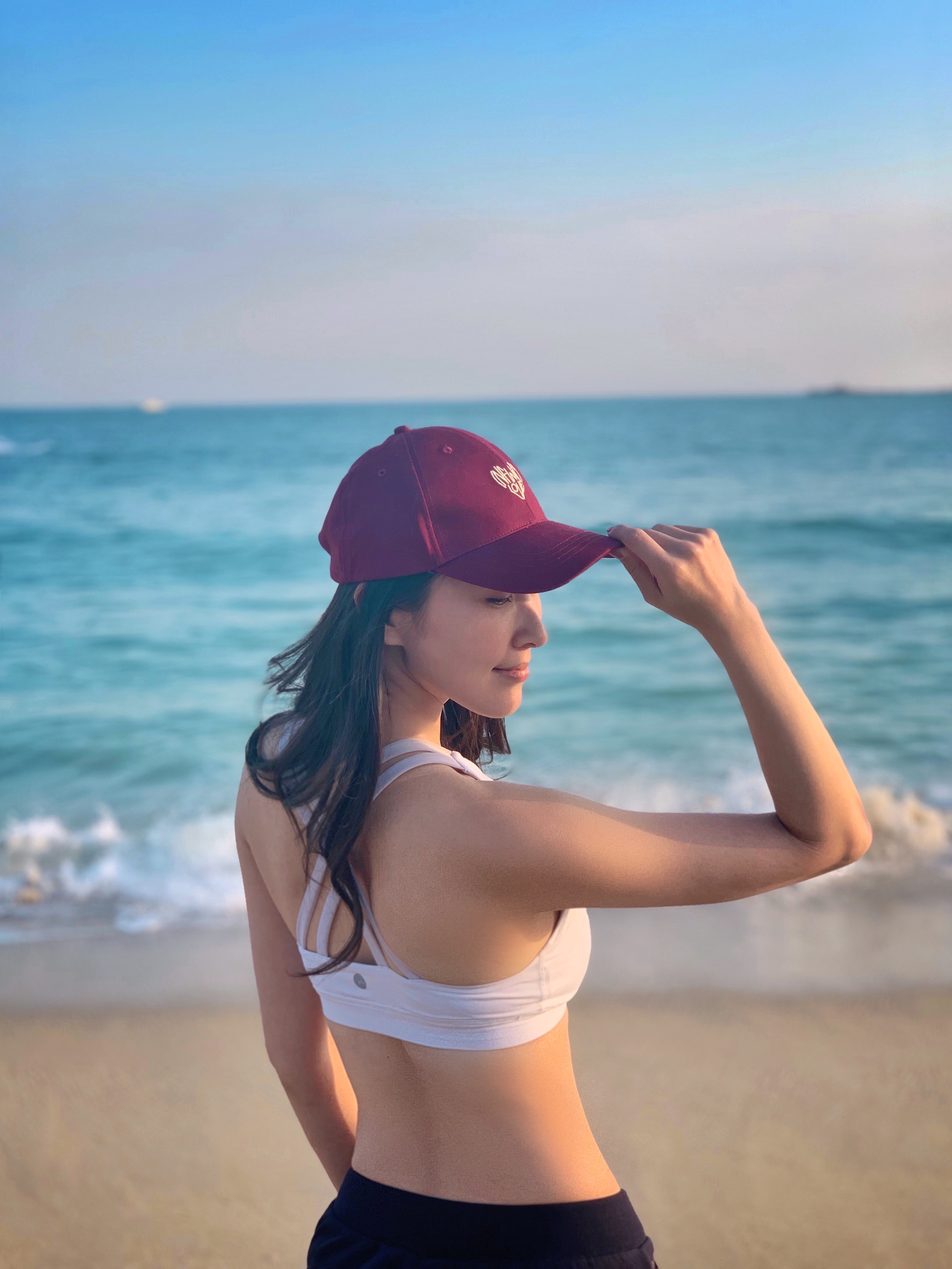 冻龄女神徐洁儿亮相三亚身材曼妙诠释逆生长