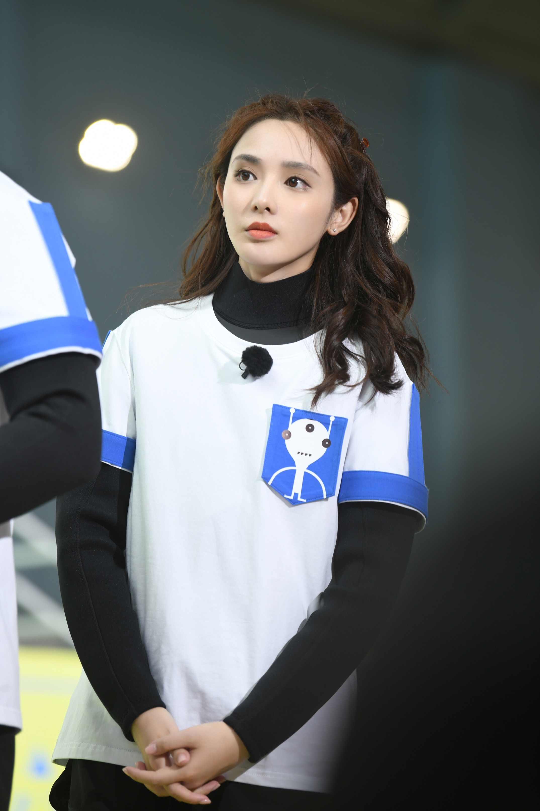 泥潭翻滚勇闯独木桥彭小苒奔跑吧首秀引期待