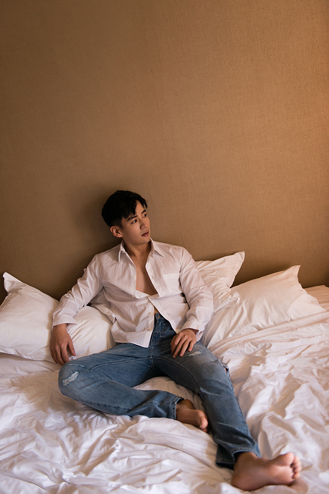 魏千翔居家风写真曝光 自带温柔光环引人视线 - 360娱乐,你开心就好