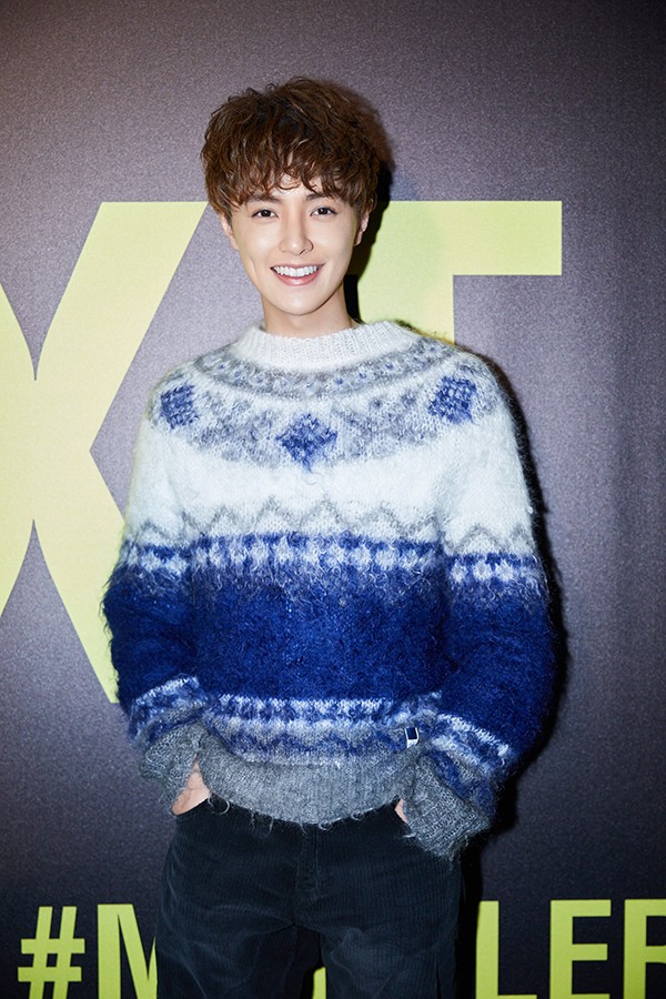 官鸿帅气亮相时装周秀场时尚新宠展现绅士浪漫