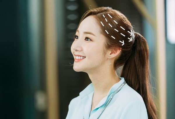 自从看了金秘书,从此我只留斜刘海高马尾 偏分波浪撩耳卷发!