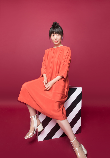 《小悸动》由词人李瑜哲和张靓作词,大圣作曲,牛奶咖啡主唱kiki富妍