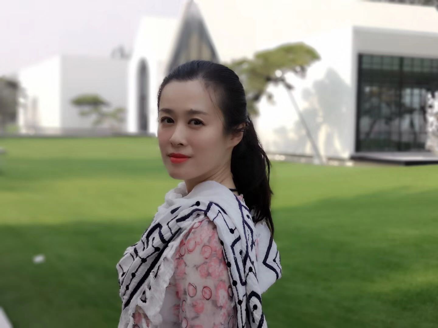 歌手张珊萌新歌《惊扰三生》备受赞誉,中国风曲调诠释跨世纪爱情 - 360娱乐,你开心就好