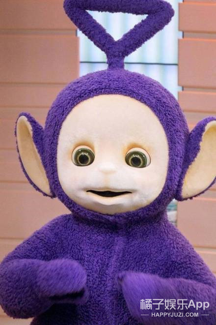 天线宝宝丁丁的扮演者西蒙巴恩斯去世享年52岁