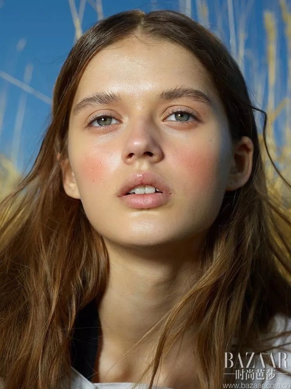 朱亚文沈佳妮又得一女她就凭自然美征服了行走的荷尔蒙