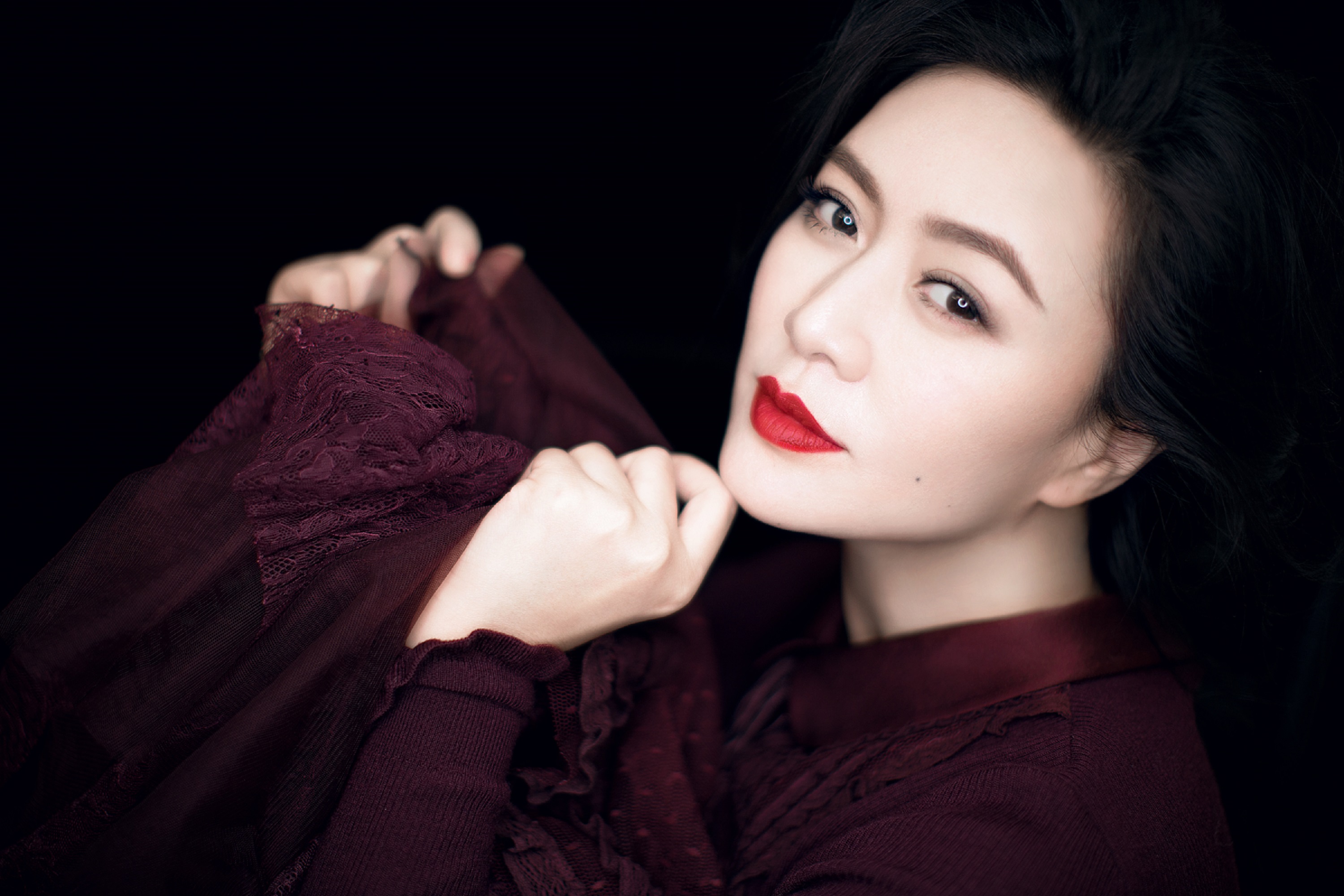 田海蓉大片标致唯美 散发多面魅力