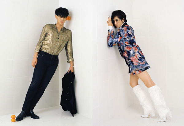 看完黄子韬,宋茜的合照笑岔气!明星拍封面的姿势太奇葩了