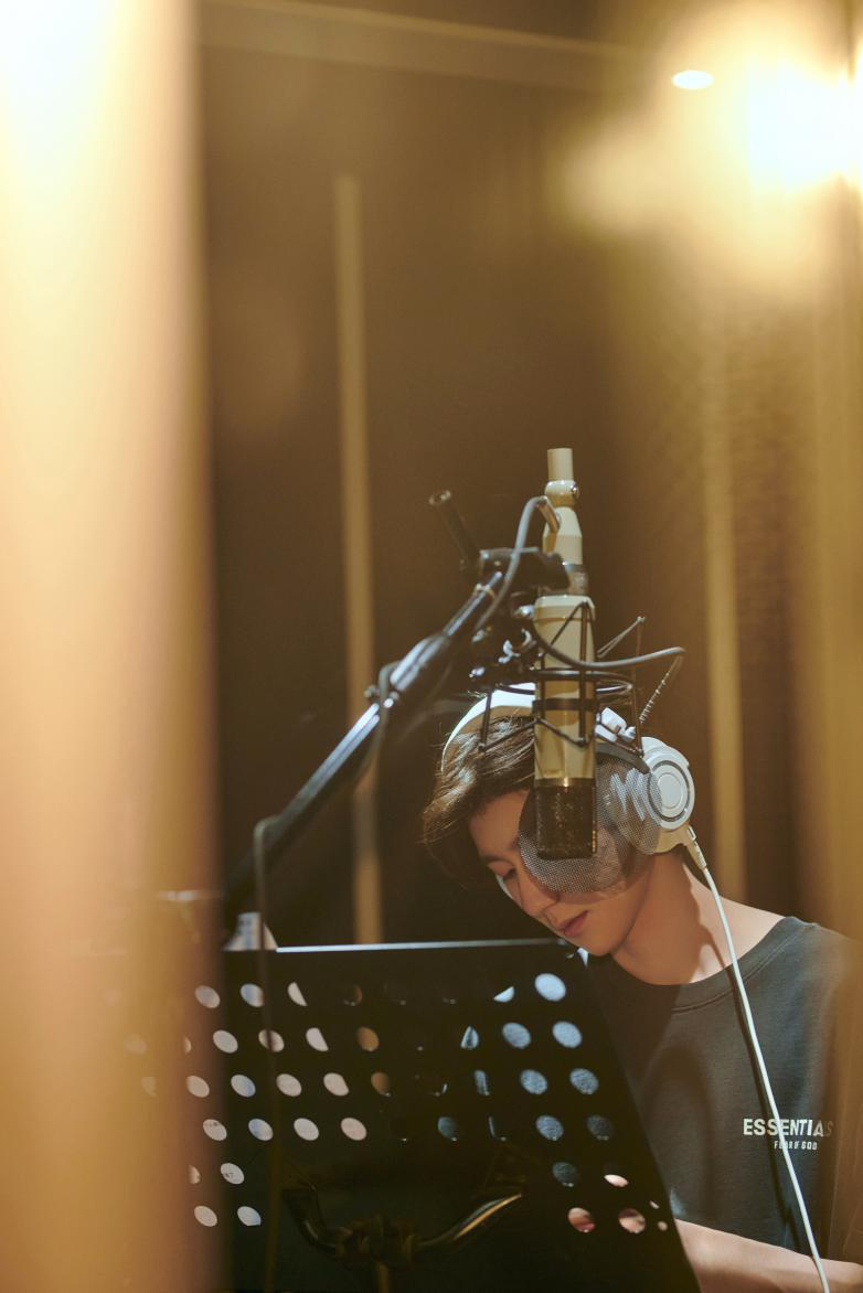 王源四百击mv每帧都是壁纸青春就是要敢去探索无限的可能