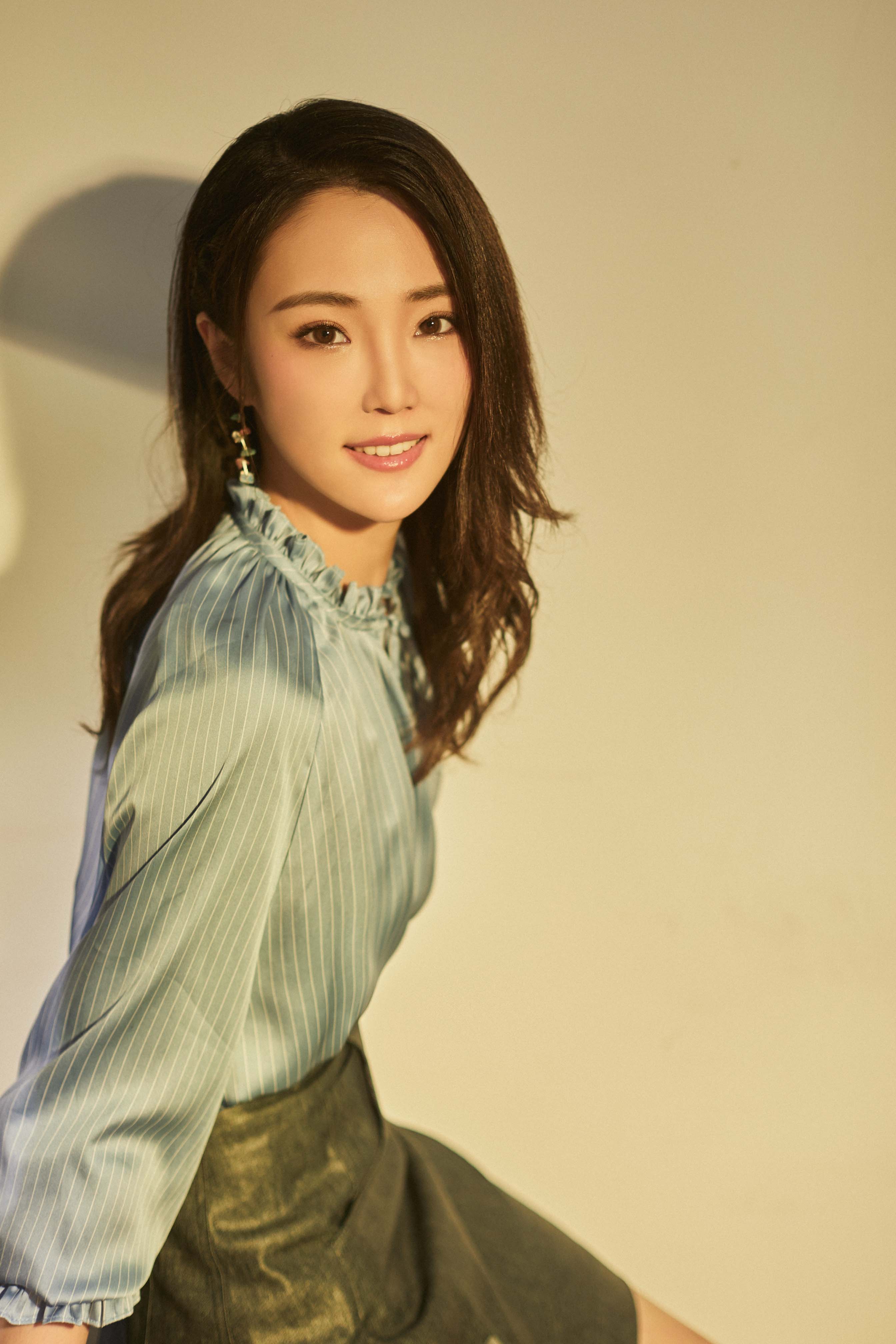 全能少女张可盈亮相综艺机智活泼化身气氛担当