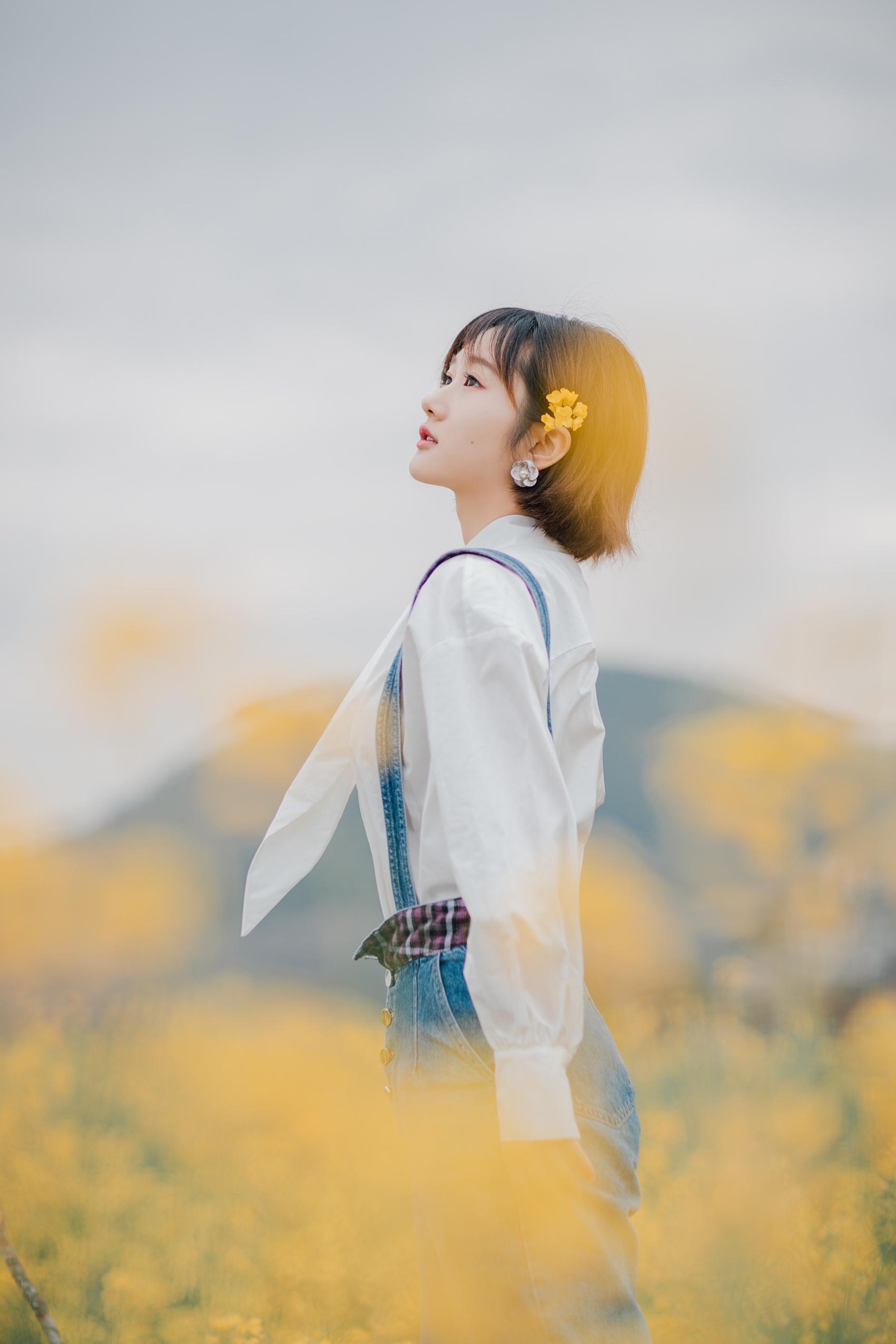 主持人李璐尔清新写真曝光即将出征深圳时装周