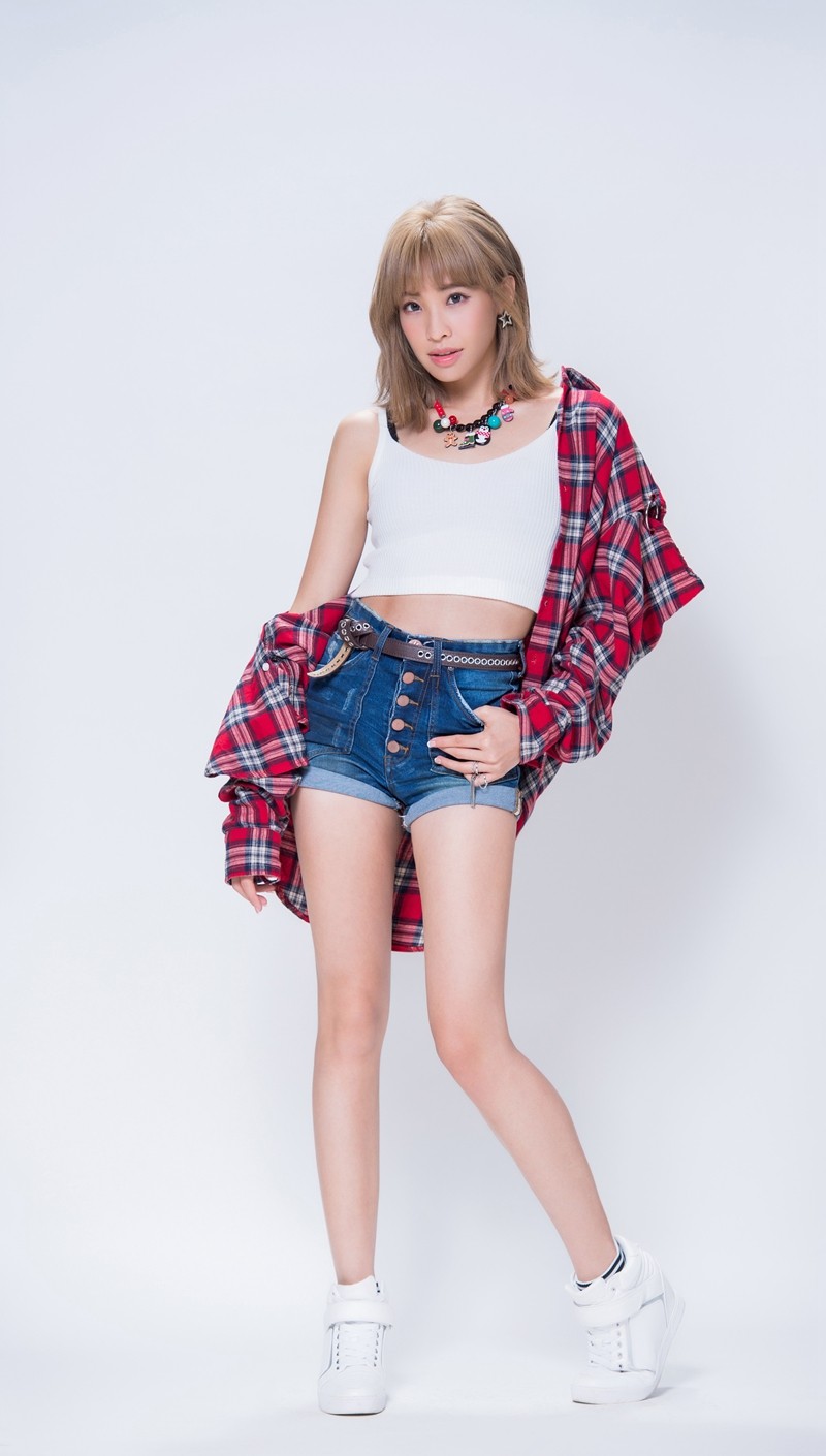 cindy袁咏琳甜蜜求婚歌你想娶我吗mv少女感十足秀美腿腰线