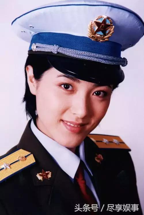 优势是表演,决定去考中国戏剧学院,佛系少女曾黎觉得生活这么一成不变