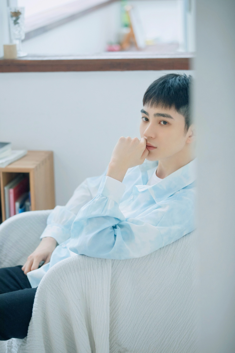 王术一《青春环游记》表现亮眼 暖心男孩活力上线