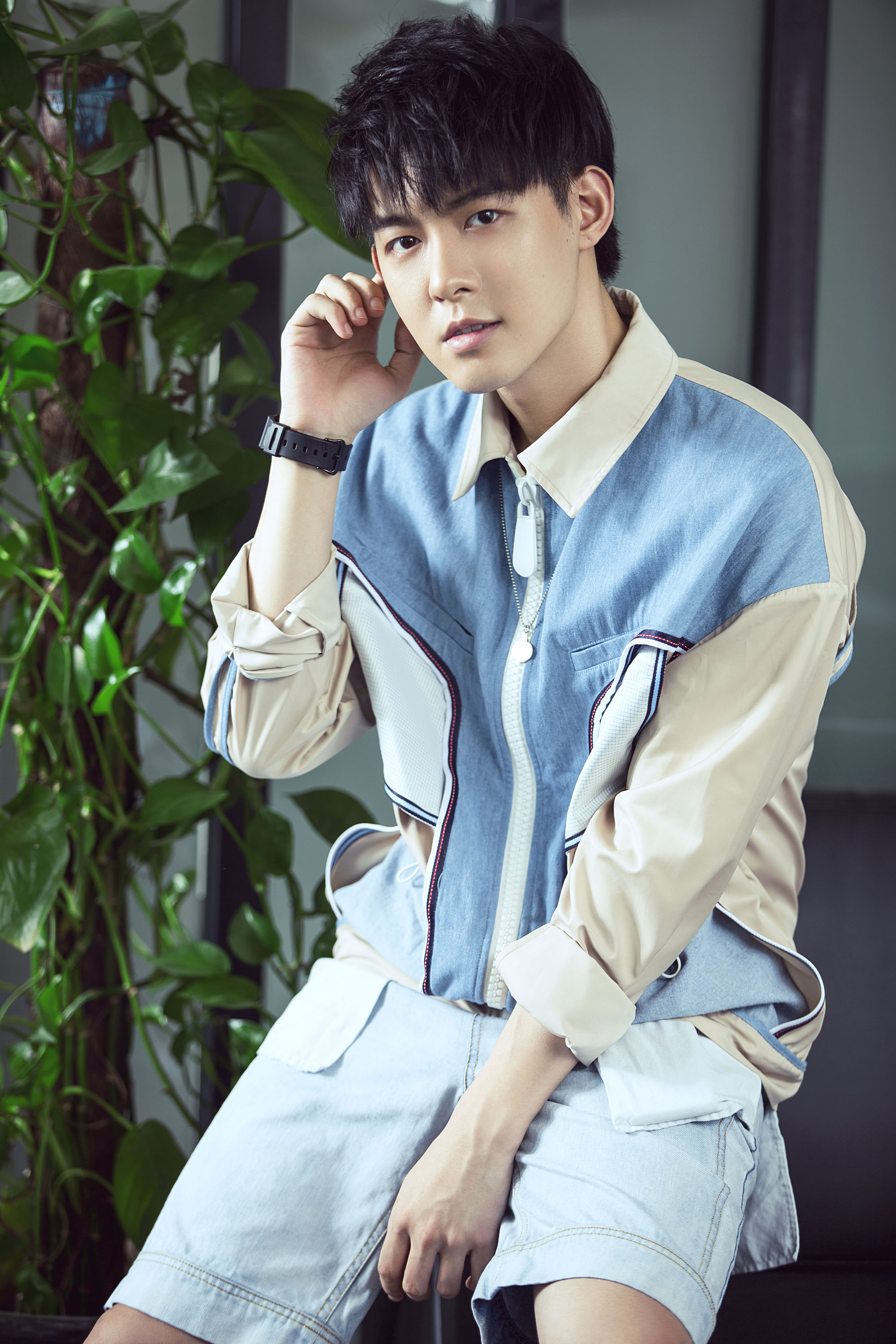 追球定档发布会朱元冰自称腰好成现场气氛担当