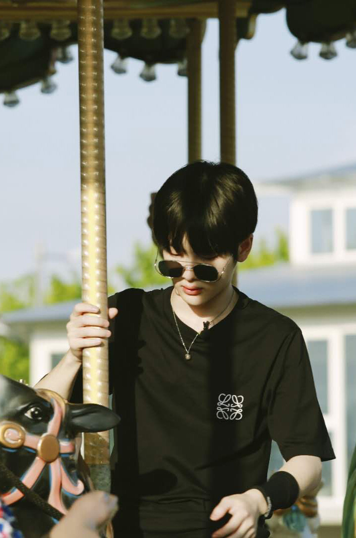 周震南放开我北鼻神秘场记娃带娃狂揽姨母笑