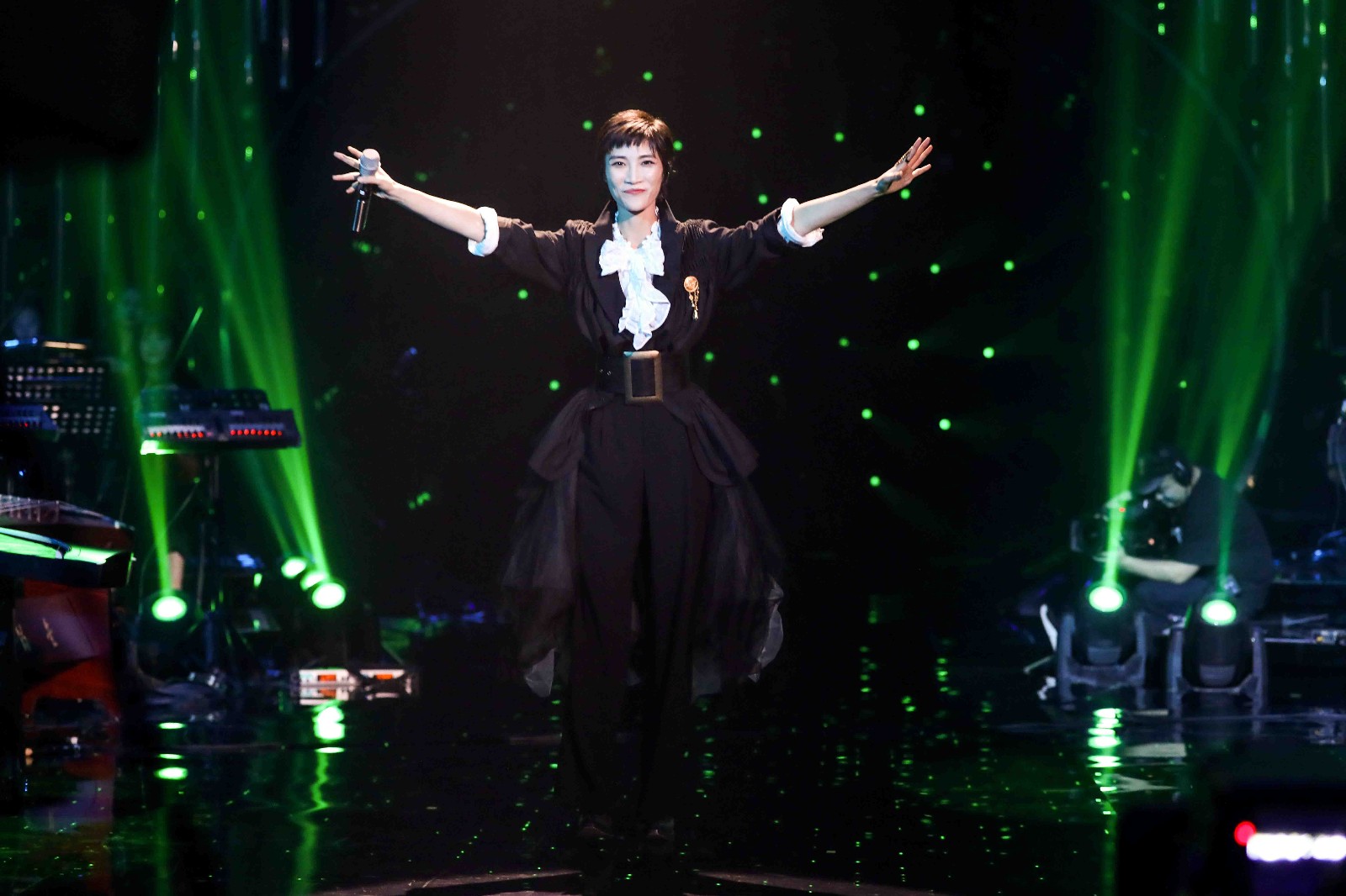 苏诗丁唯美演绎中国风舍离断展现别样风情被赞开口酥