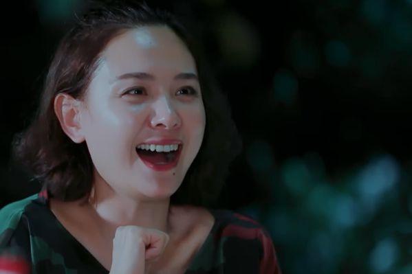 程莉莎和谢娜挑战真心话大冒险爆笑十秒谁注意一旁颖儿的表情