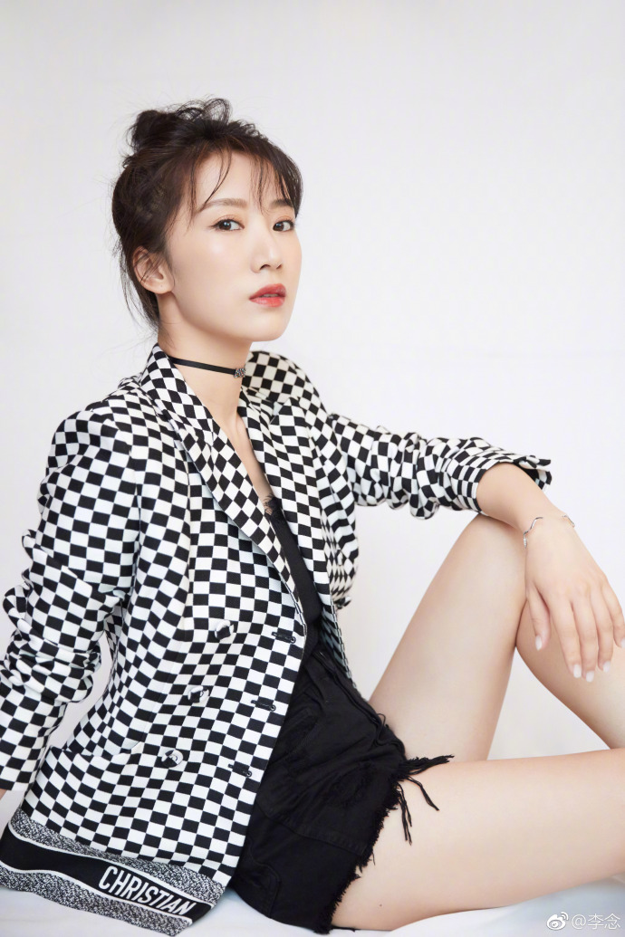 李念真的好美啊,33岁的她活出了最青春的自己!网友:多变女神! - 360娱