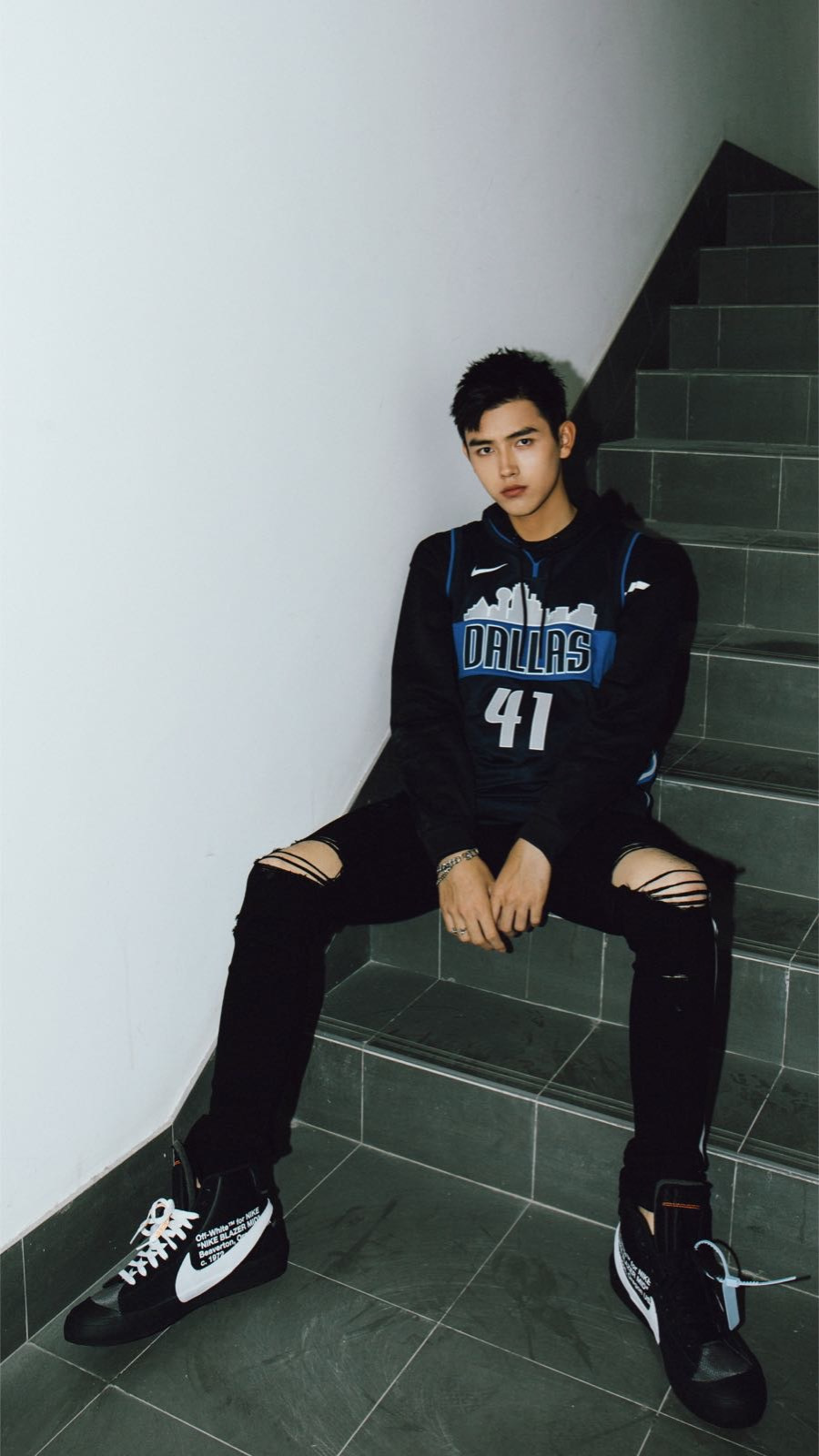 千禧小生陈飞宇亮相nba中国赛长腿吸睛少年力十足