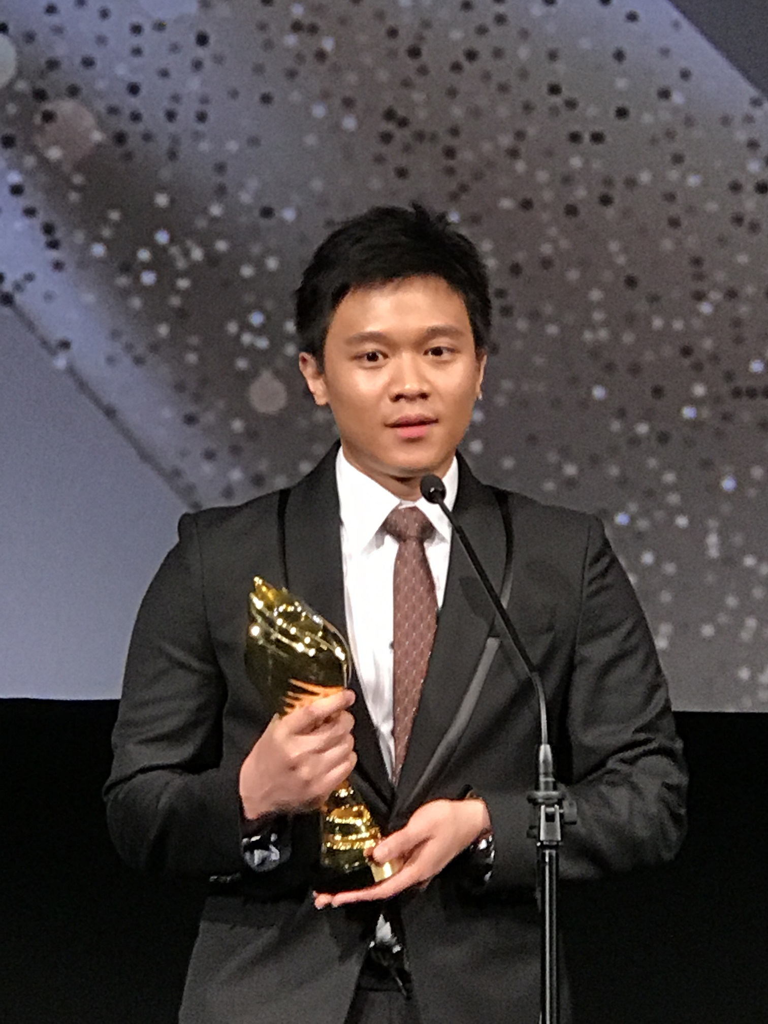 纵横影视界50年贡献无数 徐小明获颁中美电视节 "杰出成就大奖"