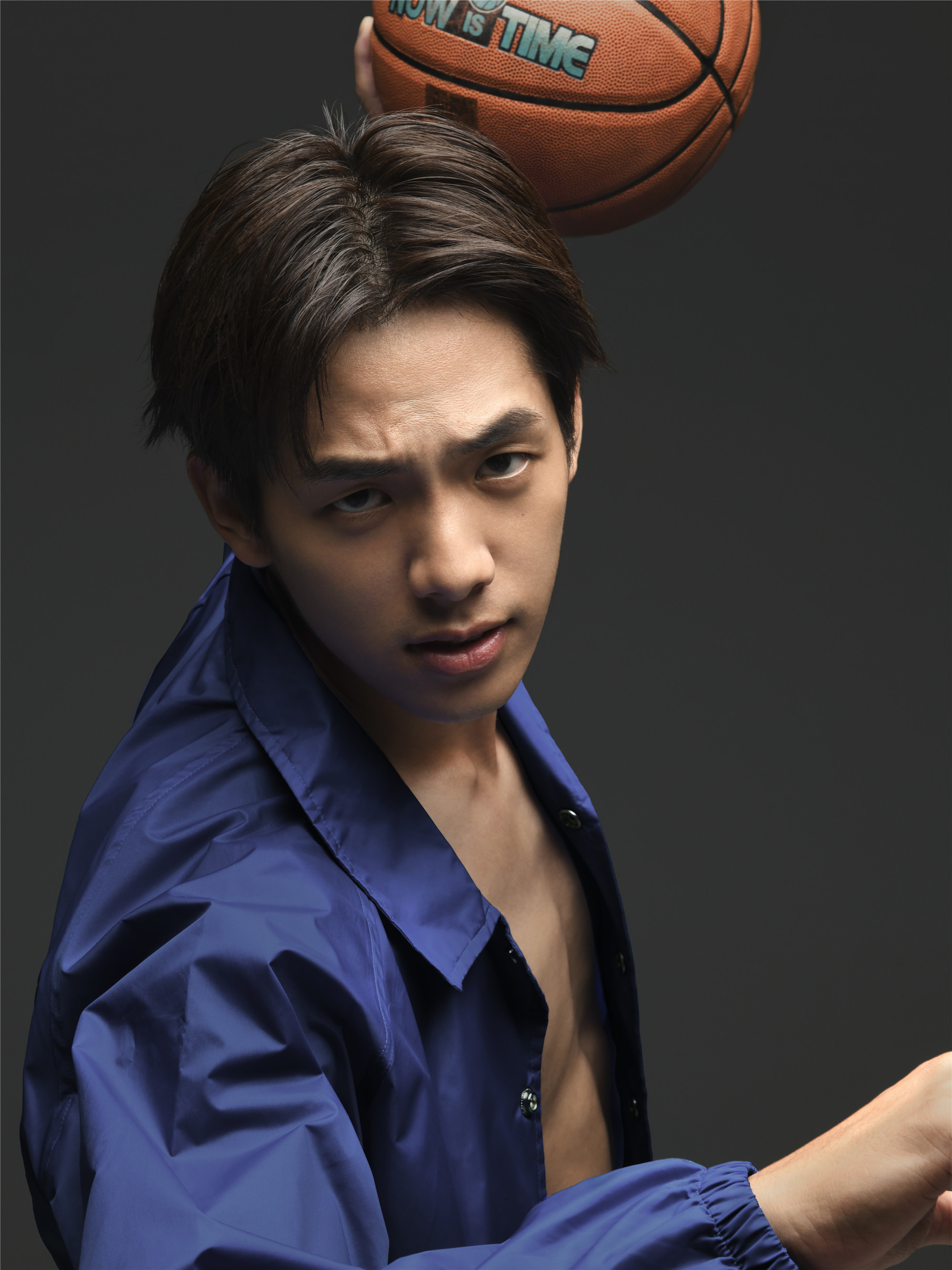 刘名凯最新篮球写真运动型男散发极致荷尔蒙