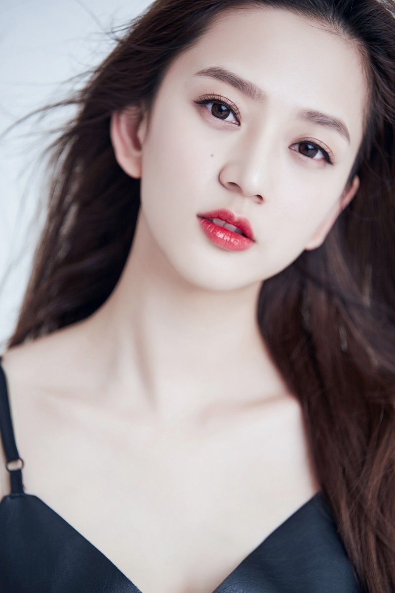 唐本主演降龙之白露为霜化身民国千金小姐获赞